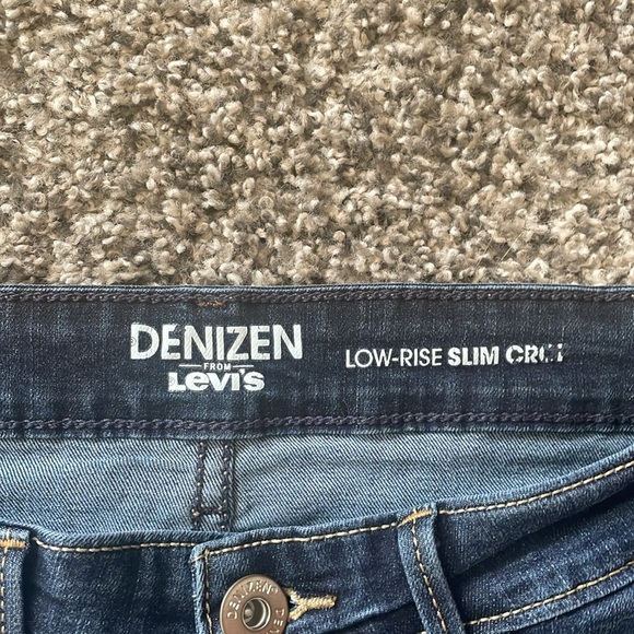 Levi’s Denizen crop stretch. Very stretchy. In great condition. - Picture 2 of 5